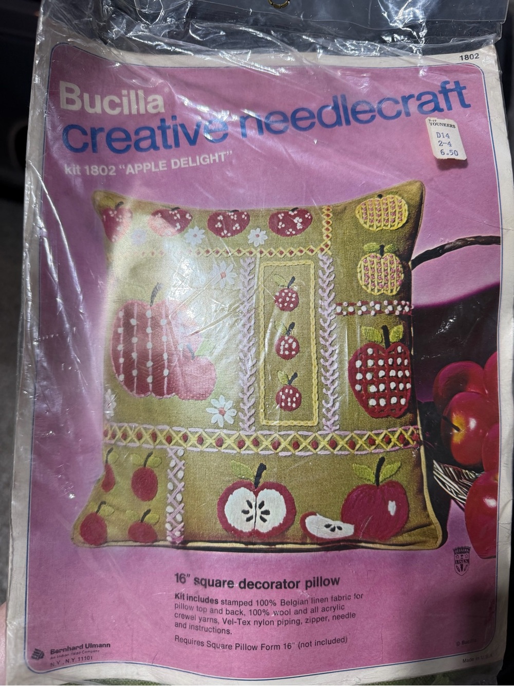 Bucilla Apple delight Needlecraft crewel Pillow Kit